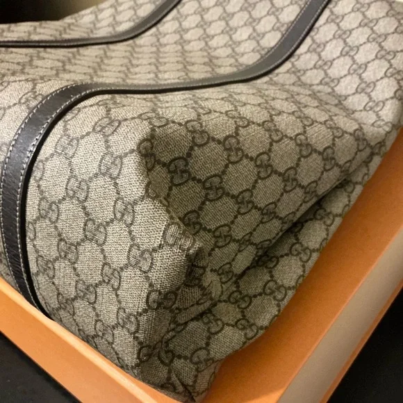Gucci GG Supreme Large Joy Tote Bag - Picture 5 of 15